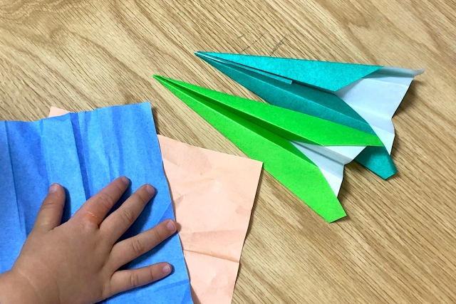 名人に聞く！　よく飛ぶ「折り紙飛行機」の作り方・飛ばし方　遠くまで！長く！飛ぶためにどう折るの？