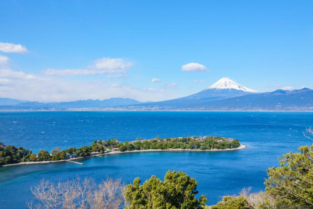 西伊豆・富士山ビュースポット西浦江梨から望む富士山（冬