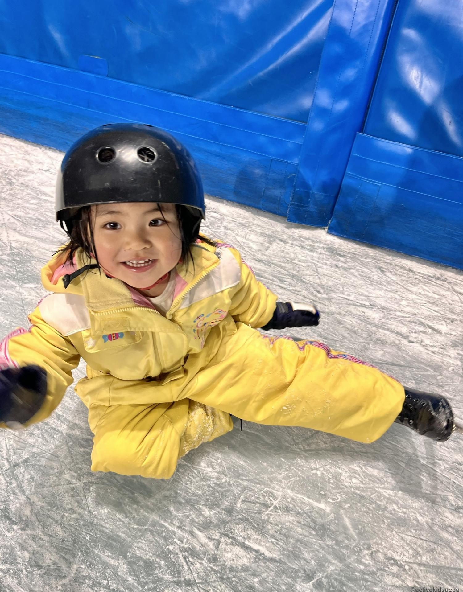 【子供とお出かけ雑学】はじめてのアイススケート! アイススケートデビューのコツ&何歳からできる?/1月14日