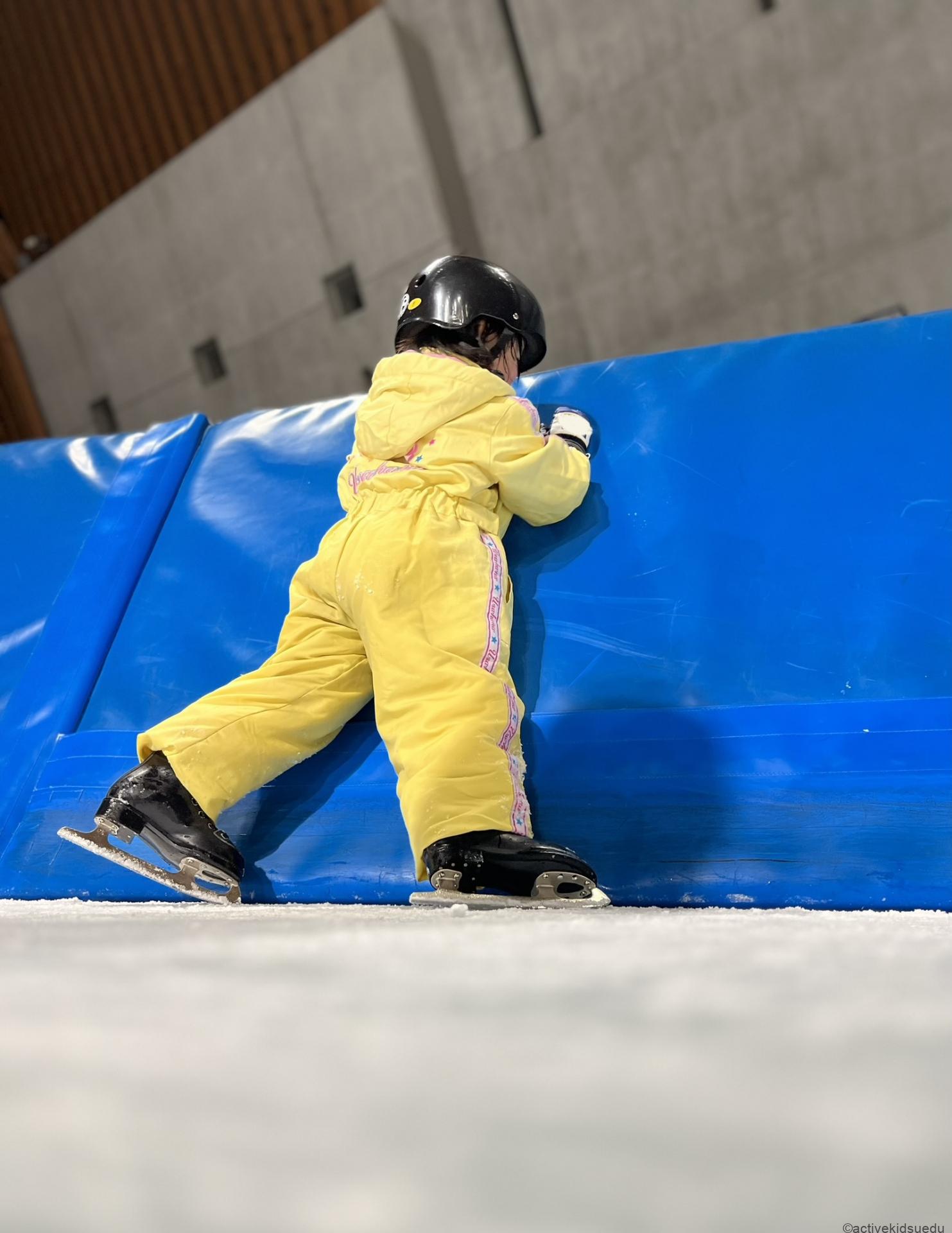 【子供とお出かけ雑学】はじめてのアイススケート! アイススケートデビューのコツ&何歳からできる?/1月14日