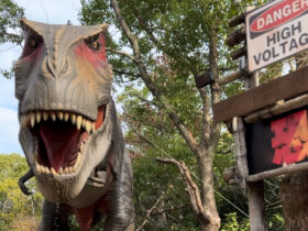 【恐竜アトラクション】恐竜の森で協力して恐竜DNA救出ミッションに挑戦！　ハウステンボスで満喫！　怖くないアトラクション！