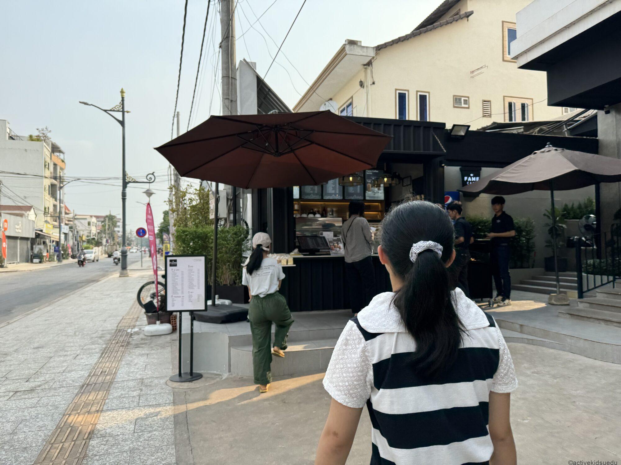 【子連れ写真レポ・アンコールワットのホテル（カンボジア観光）】FAME　CAFE／日本人オーナーDEN HOTEL TOTONOU SIEM REAP「タプール通り」周辺カフェ