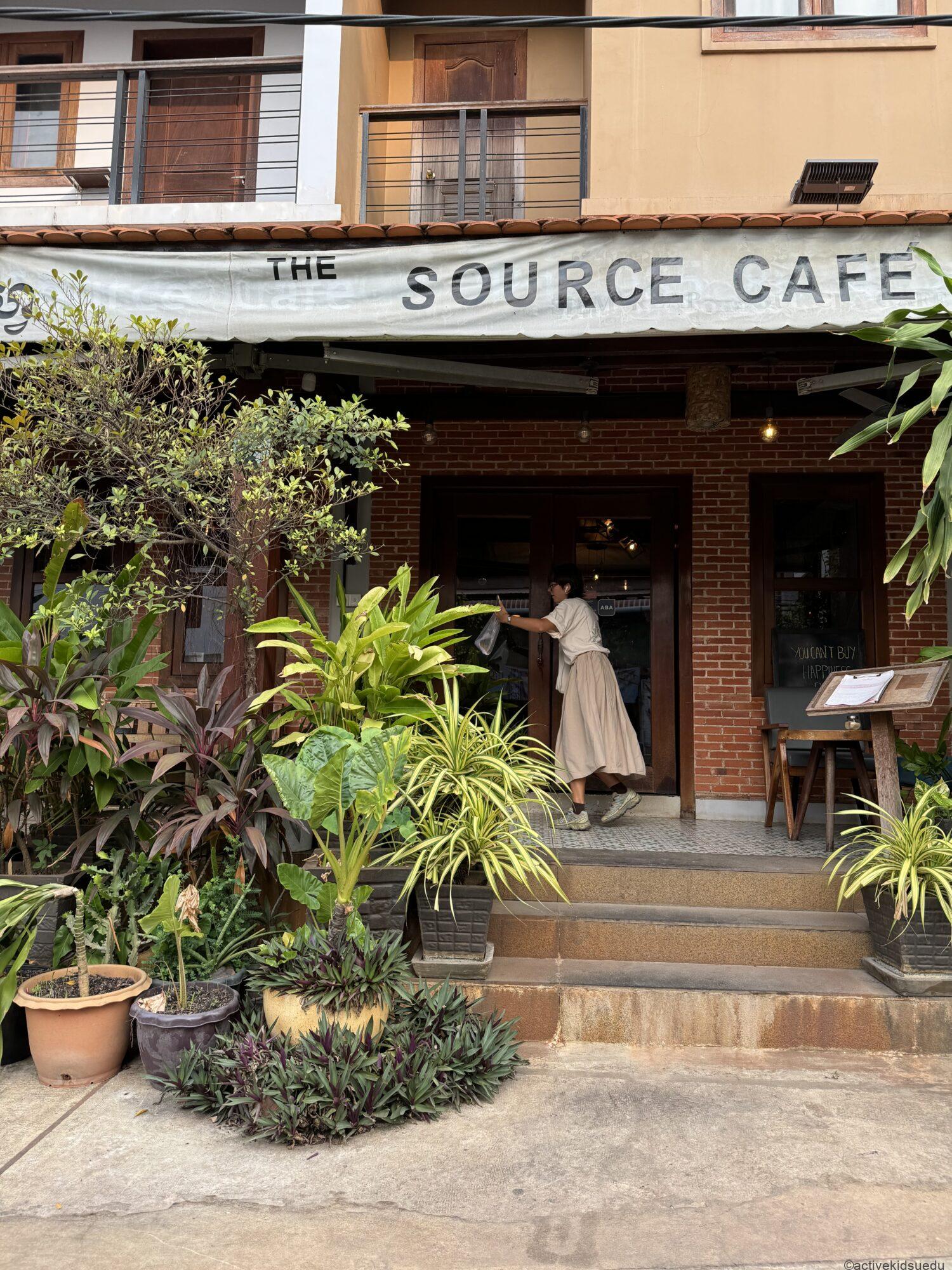 【子連れ写真レポ・アンコールワットのレストラン（シムリアップ観光）】SOURCE　CAFE／日本人オーナーDEN HOTEL TOTONOU SIEM REAP「タプール通り」周辺カフェ