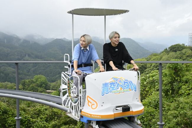【さがみ湖MORI MORI・新アトラクション・割引】「青空ペダル」で特別体験!標高370mの高所に設置された二人乗りの自転車型アトラクション2025年9月13日(土)にオープン