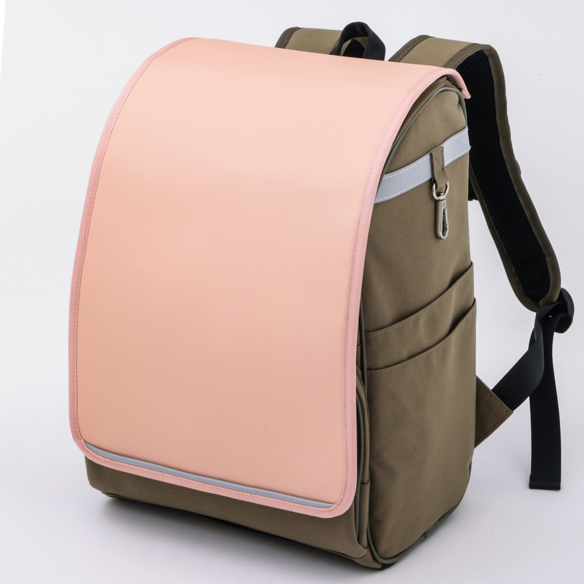 【最新ランドセル型リュック】軽量でおしゃれ!『LEAFY』の魅力 卒業後も使える リンネル編集部が監修!